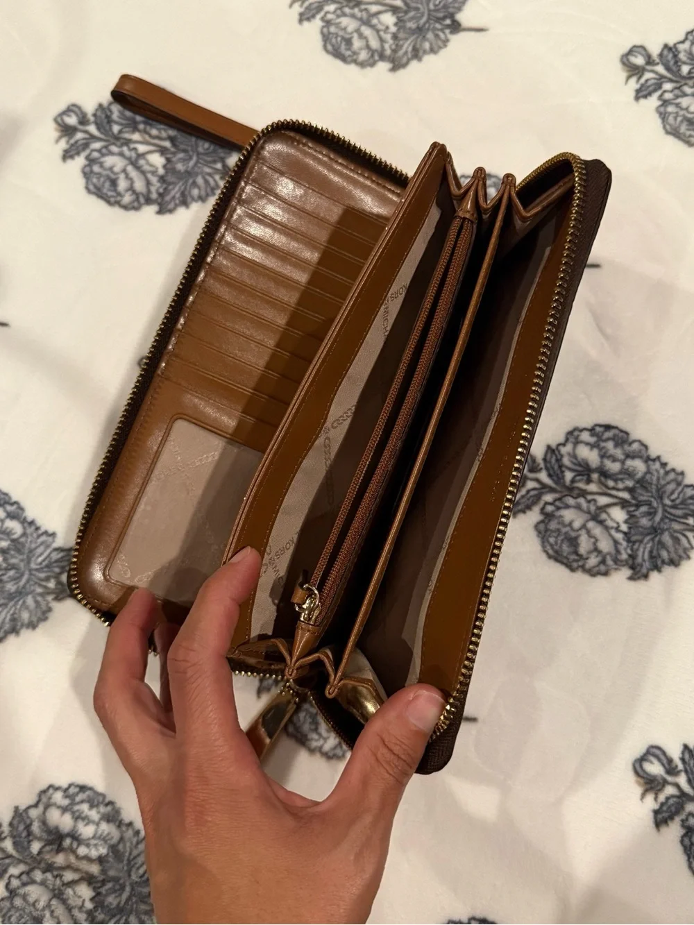 Michael Kors Nouveau Hamilton Large Satchel & Jet Set Wristlet Set